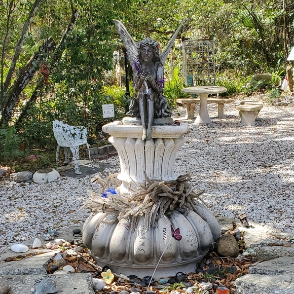 Meet your Posher 💫🍀💫 - Picture 4 of 4